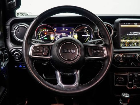 Used 2023 Jeep Wrangler Unlimited Sahara w/ Cold Weather Group image 16