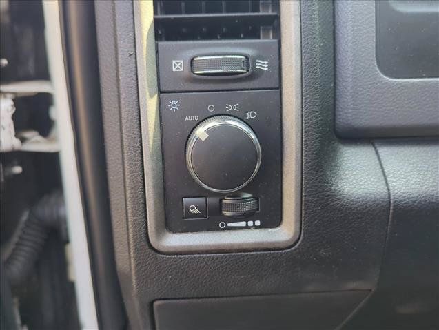 Used 2018 RAM 3500 Tradesman w/ Chrome Appearance Group AWD/4WD image 11