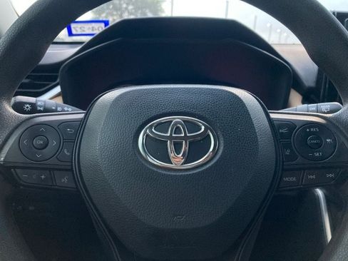 Used 2021 Toyota RAV4 XLE FWD image 24