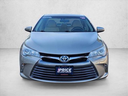 Used 2015 Toyota Camry XLE w/ Moonroof Package image 2