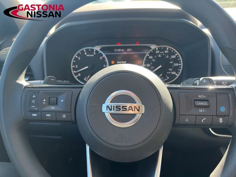 Used 2021 Nissan Rogue SV image 45