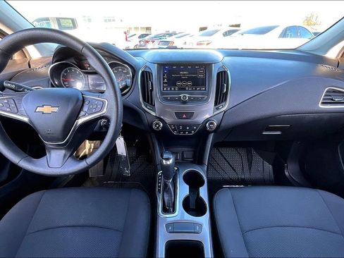 Used 2019 Chevrolet Cruze LS w/ LS Convenience Package image 7
