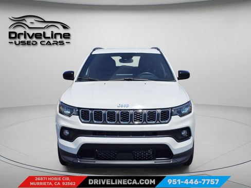 Used 2024 Jeep Compass Latitude AWD/4WD image 2