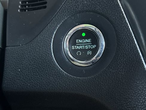Used 2018 Ford Explorer XLT w/ Equipment Group 202A FWD image 25