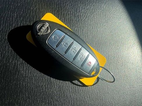 Used 2023 Nissan Armada SL image 11