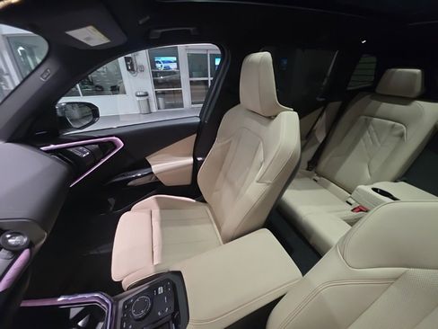 Used 2025 BMW X3 M50 w/ Premium Package image 36