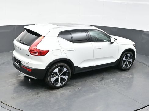 Used 2025 Volvo XC40 B5 Plus AWD/4WD image 36