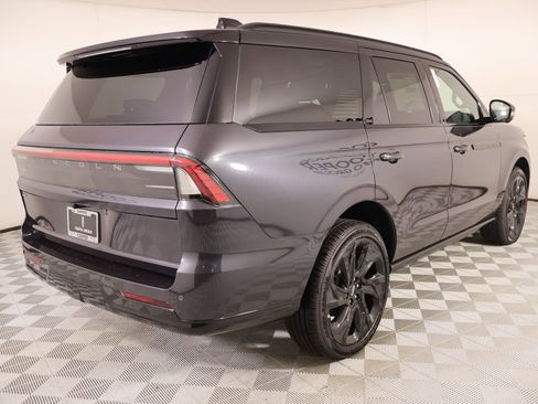 New 2026 Lincoln Navigator Black Label AWD/4WD image 23