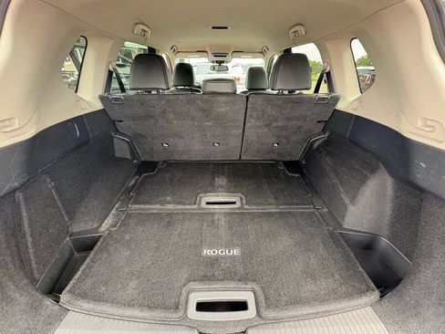 Used 2024 Nissan Rogue SL AWD/4WD image 29