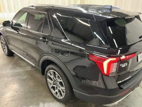 New 2027 Ford Explorer Platinum w/ 3.0L Ultimate Package AWD/4WD image 7