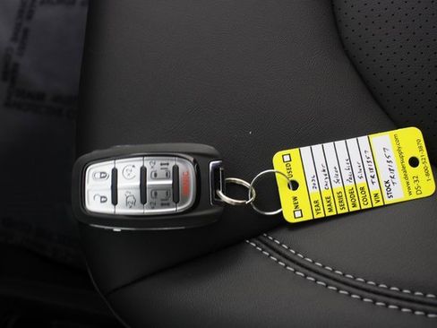 New 2026 Chrysler Pacifica Select image 8