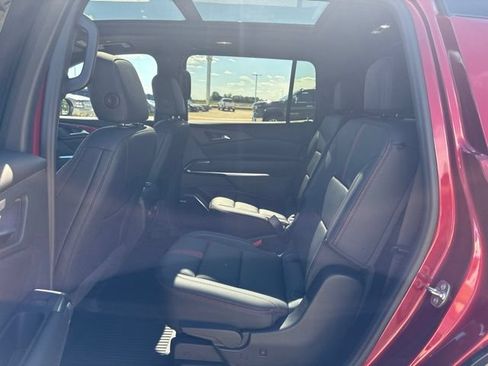 Used 2024 Chevrolet Traverse RS w/ LPO, Floor Liner Package AWD/4WD image 14