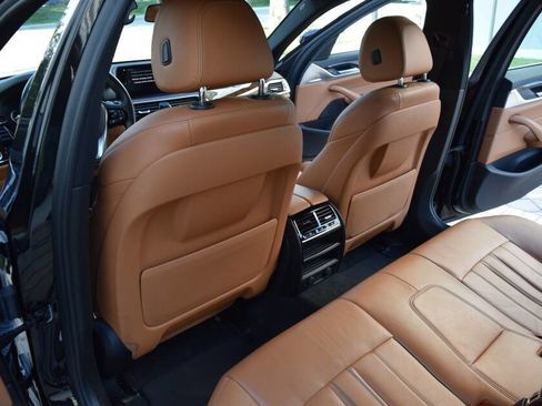 Used 2018 BMW 530e w/ Premium Package 2 RWD image 45