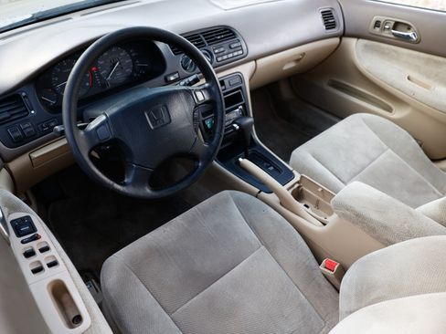 Used 1995 Honda Accord EX image 4