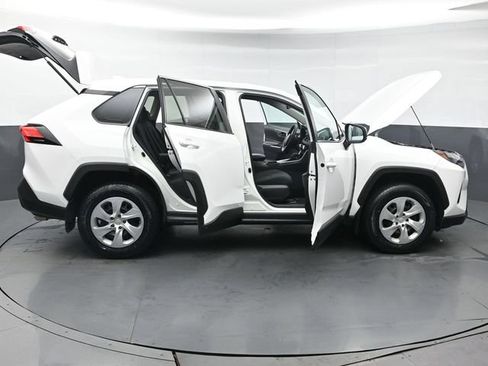 Used 2023 Toyota RAV4 LE AWD/4WD image 50