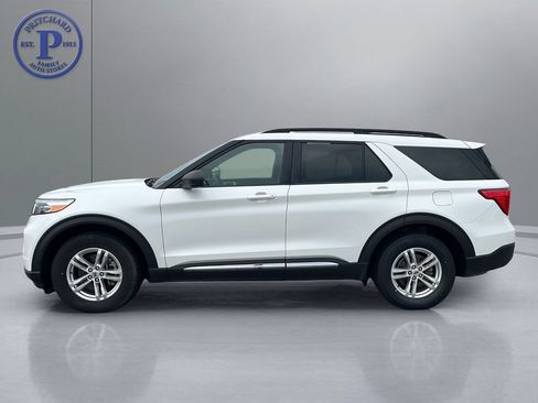 Used 2020 Ford Explorer XLT w/ Equipment Group 202A AWD/4WD image 4