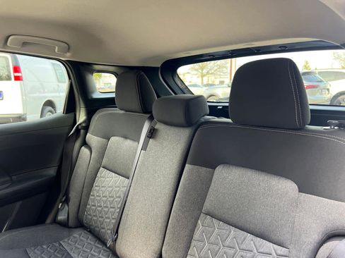 Used 2025 Nissan Kicks SV image 30