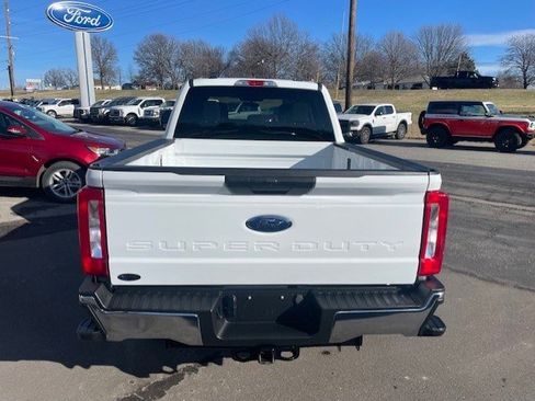 Used 2024 Ford F250 4x4 Crew Cab Super Duty image 3