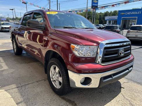 Used 2010 Toyota Tundra 4x4 CrewMax w/ SR5 Pkg image 8