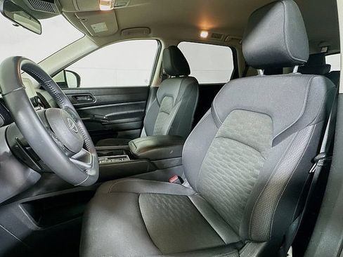 Used 2025 Nissan Pathfinder SV FWD image 11