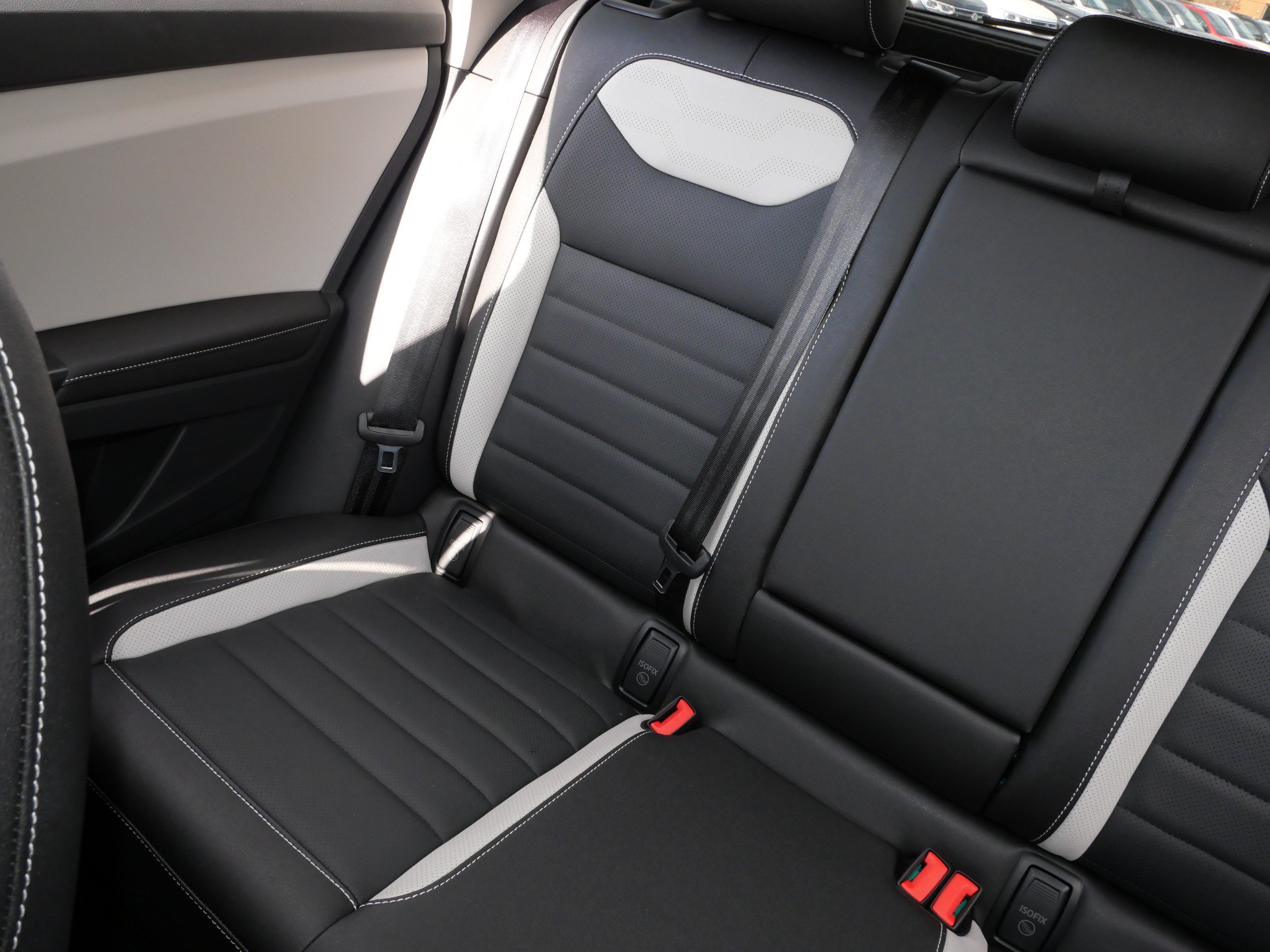 Certified 2025 Volkswagen Taos SEL AWD/4WD image 12