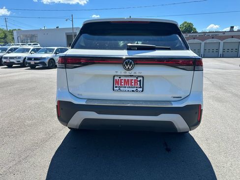 New 2026 Volkswagen Tiguan SE AWD/4WD image 3