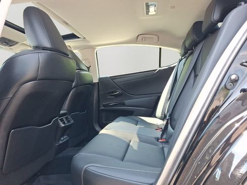 Used 2023 Lexus ES 250 w/ Premium Package AWD/4WD image 8