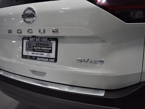 Certified 2021 Nissan Rogue SV w/ Premium Package AWD/4WD image 11