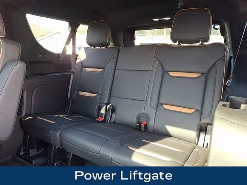 Used 2024 GMC Yukon XL AT4 w/ Technology Package image 16