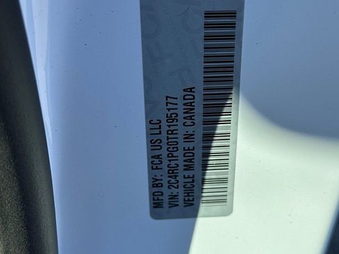 New 2026 Chrysler Pacifica Pinnacle image 36