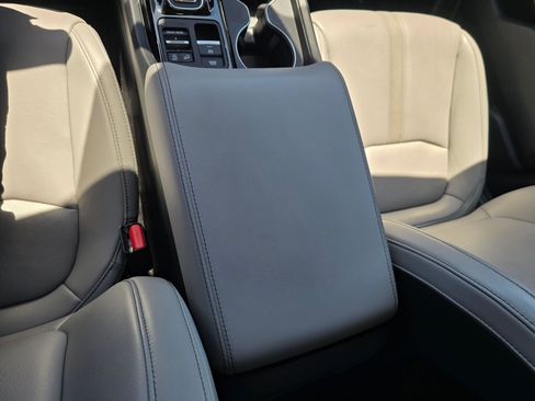 Used 2023 Honda Pilot Touring image 25