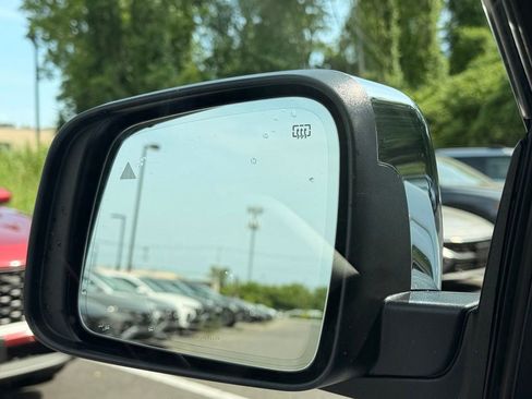 Used 2022 Jeep Grand Cherokee Limited AWD/4WD image 32