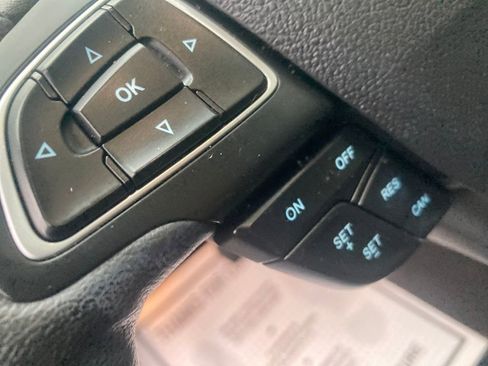 Used 2019 Ford Escape SEL image 36