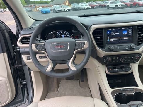 Used 2023 GMC Acadia Denali w/ Denali Ultimate Package AWD/4WD image 20
