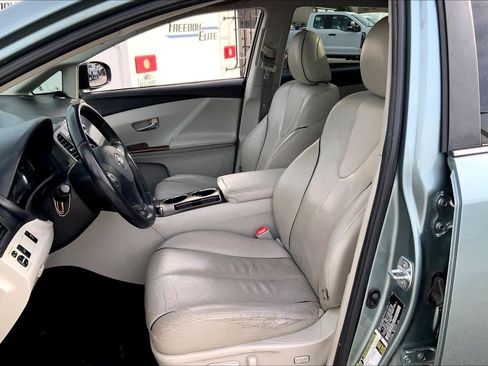 Used 2010 Toyota Venza image 7