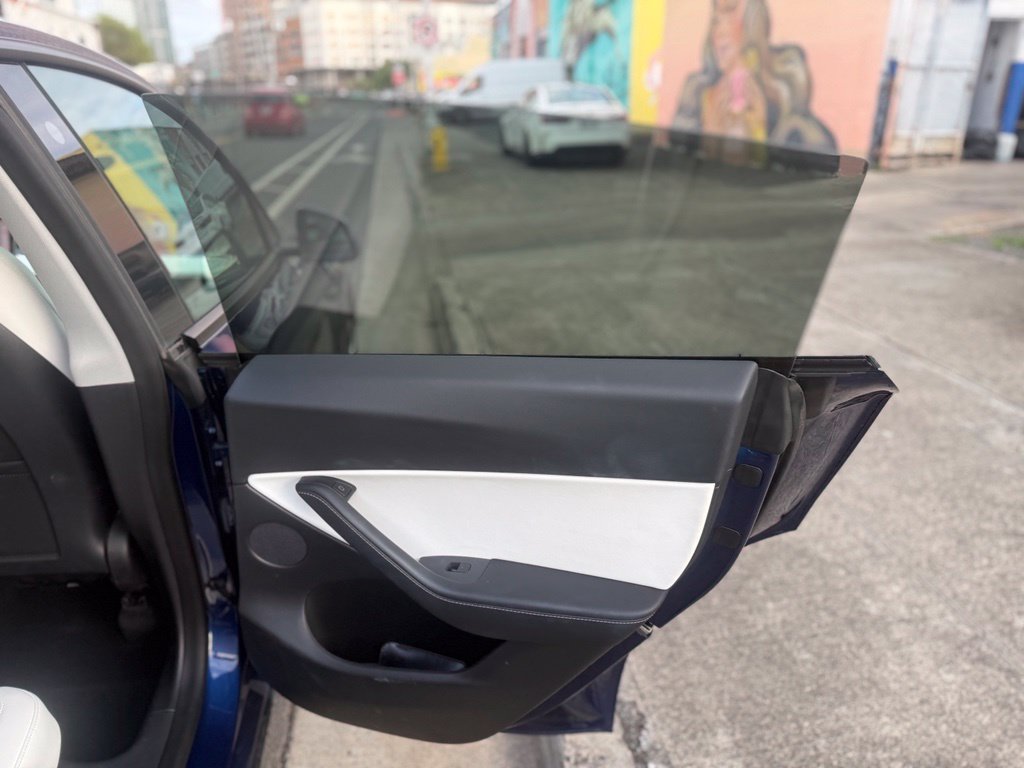 Used 2021 Tesla Model Y Long Range AWD/4WD image 11
