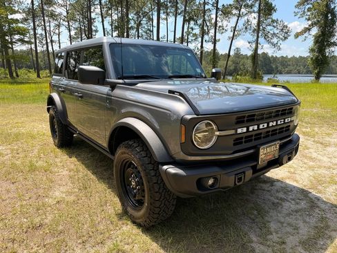Used 2023 Ford Bronco Black Diamond AWD/4WD image 7