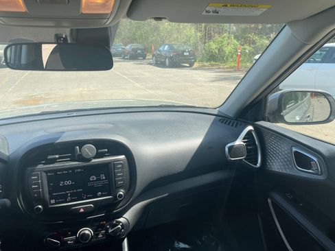 Used 2025 Kia Soul LX w/ LX Technology Package image 33