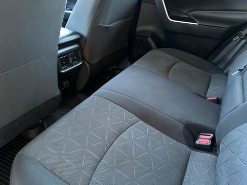 Used 2020 Toyota RAV4 XLE w/ Convenience Package FWD image 4