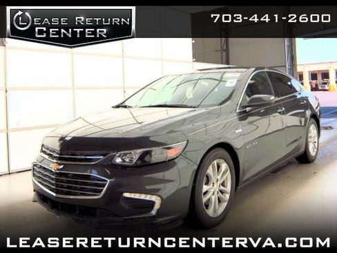 Used 2018 Chevrolet Malibu LT FWD image 1