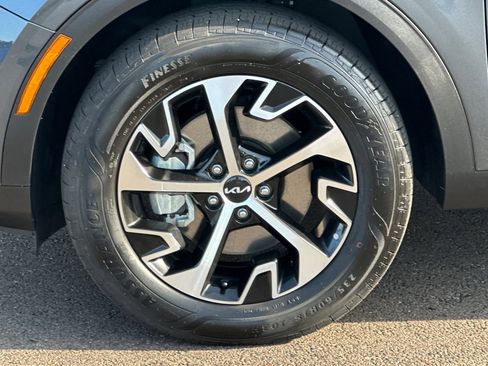 Certified 2024 Kia Sportage EX image 25