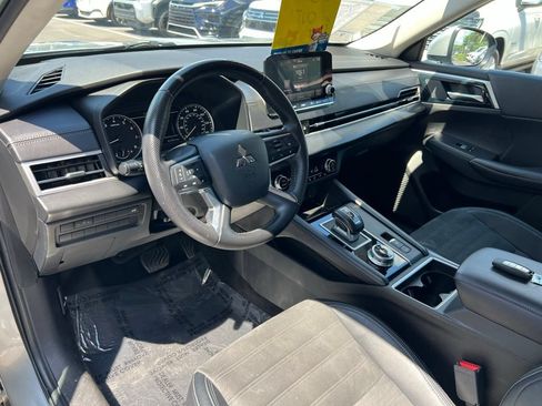 Used 2023 Mitsubishi Outlander SE AWD/4WD image 24