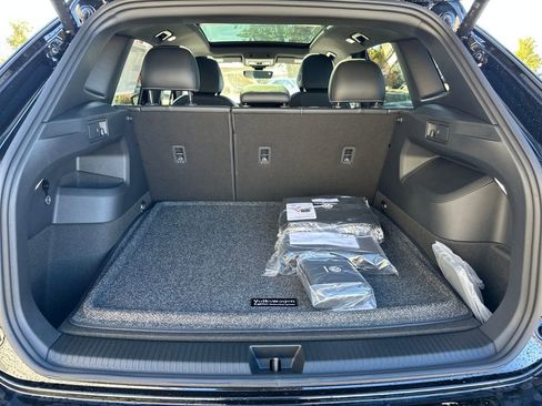 New 2026 Volkswagen Tiguan SE R-Line image 13