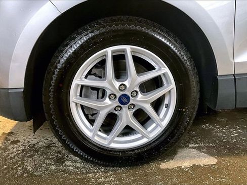 Used 2022 Ford Edge SEL image 9