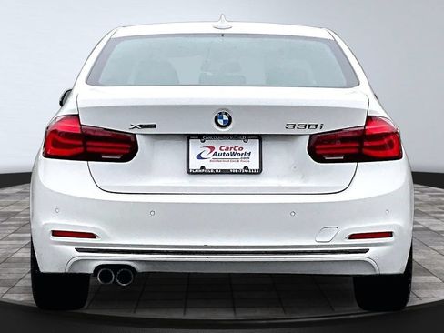 Used 2018 BMW 330i xDrive Sedan w/ Convenience Package AWD/4WD image 6