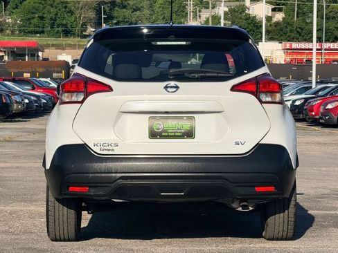 Used 2018 Nissan Kicks SV FWD image 3
