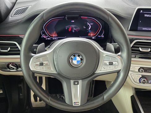 Used 2022 BMW 750Li xDrive AWD/4WD image 12