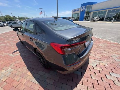 Used 2024 Honda Civic Sport image 32