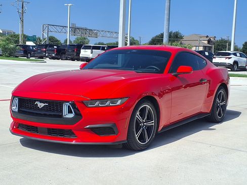 Used 2024 Ford Mustang Coupe RWD image 3
