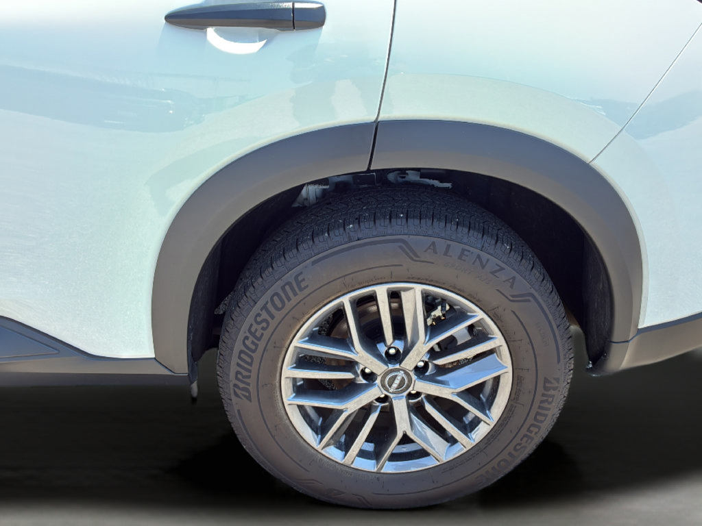 Used 2025 Nissan Rogue S FWD image 40